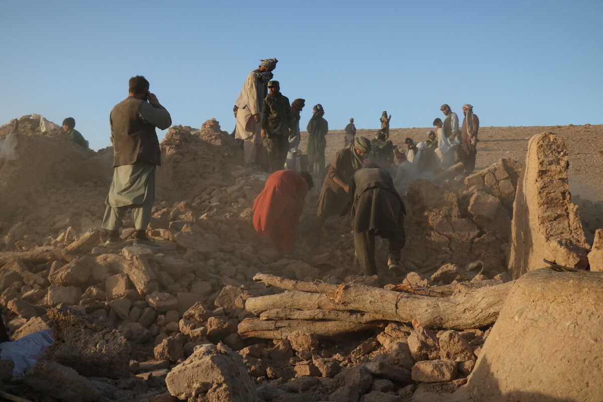 Rentetan Gempa Besar Landa Afghanistan, 2.000 Lebih Korban Jiwa