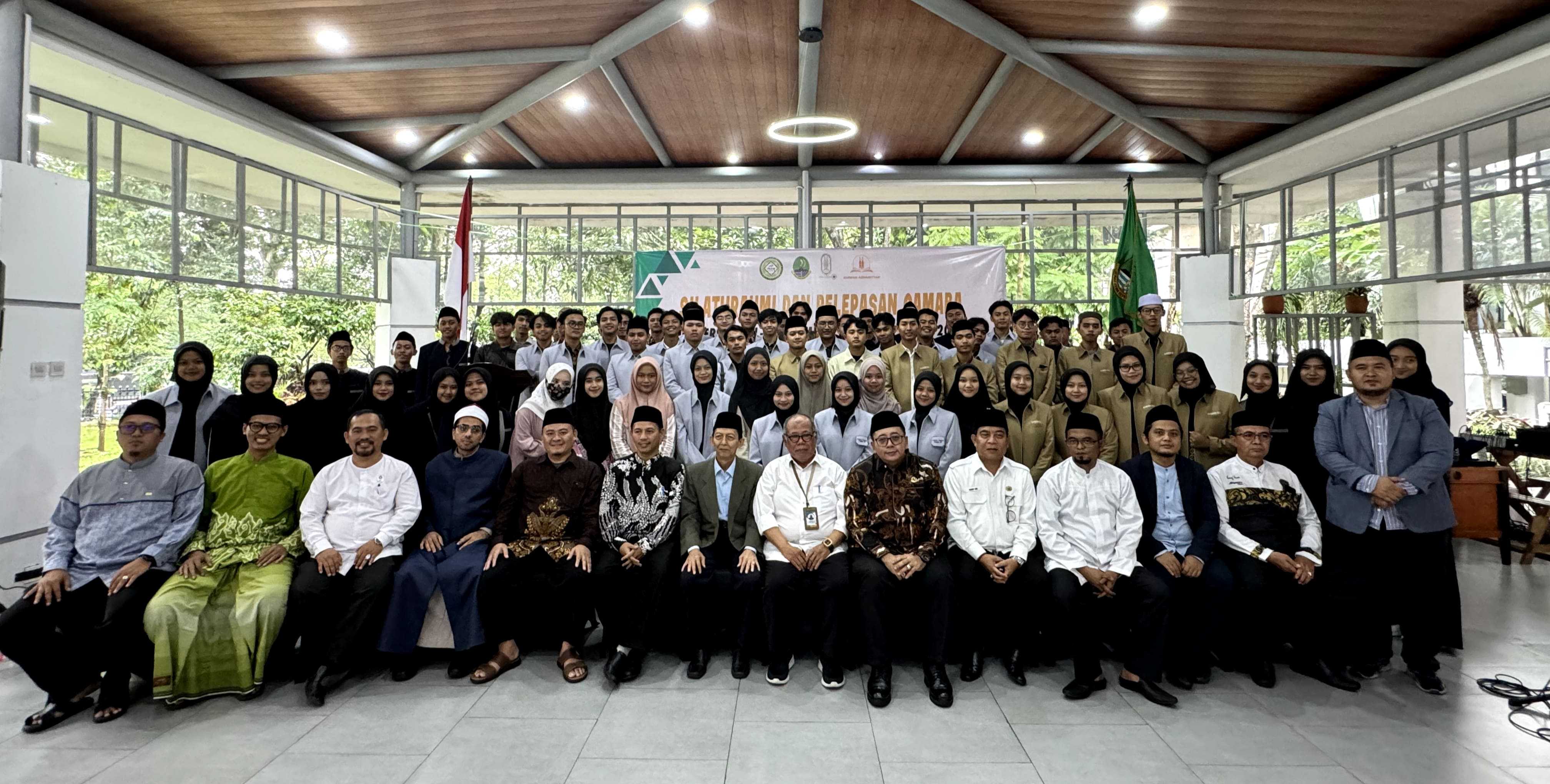 Pemprov Jabar Melepas 100 Orang Mahasiswa Baru Universitas Al Azhar ...