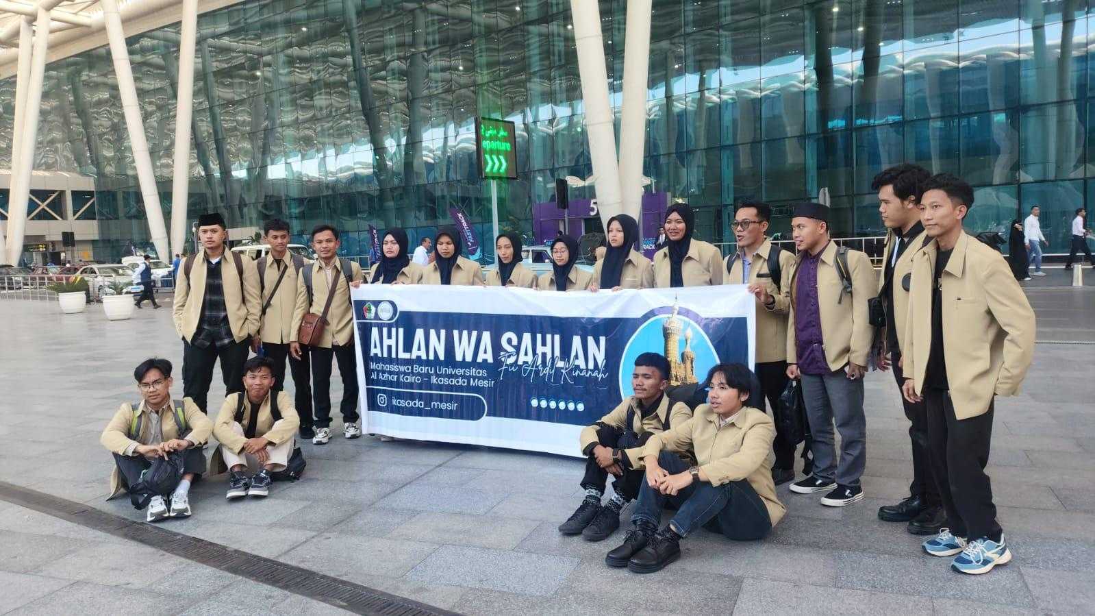 17 Alumni Darussalam Kersamanah Garut Tiba di Kairo, Siap Kuliah di Al Azhar