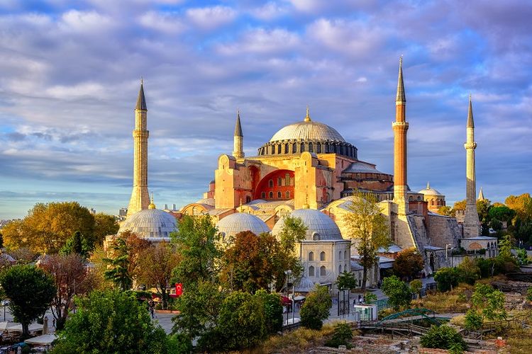 Turki Larang Adzan dan Baca Al Quran Memakai Bahasa Turki