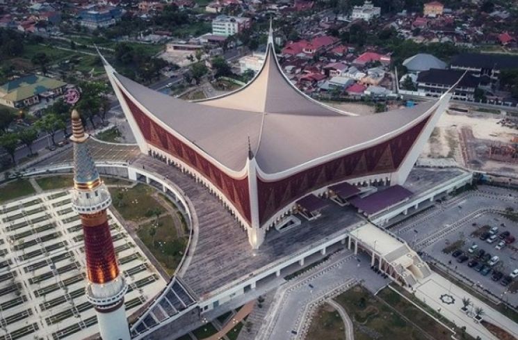 Ridwan Kamil dan Tim Terima Penghargaan Internasional Arsitektur Masjid
