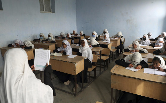 Puluhan Ribu Siswi Kembali Sekolah Setelah Taliban Cabut Larangan