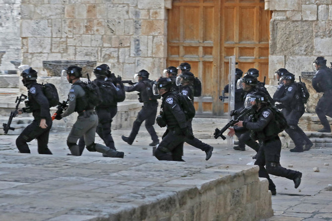 Jelang Lebaran Bentrokan Kembali Pecah di Al Aqsa, 42 Terluka