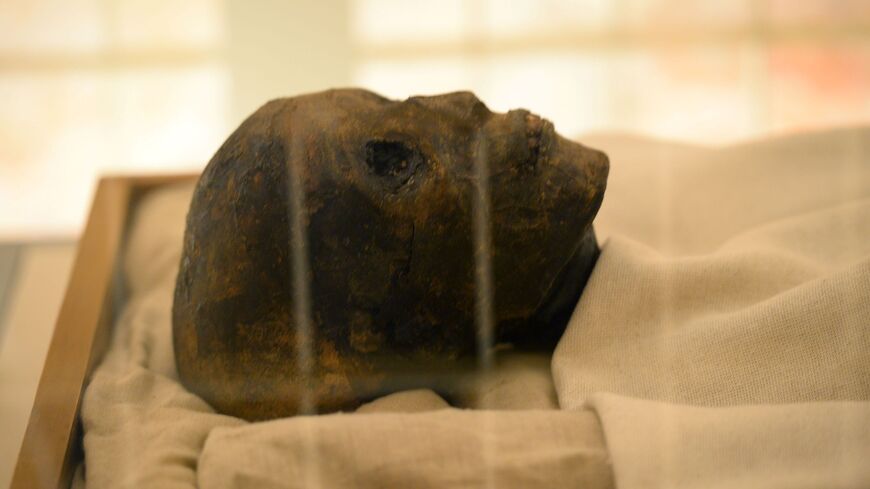 Temuan Mumi Separuh ini Membingungkan Para Arkeolog Mesir - AS